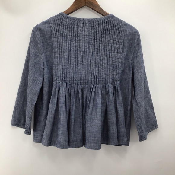GAP Chambray Blue Cotton Pleated Woman’s Top - Picture 2 of 13